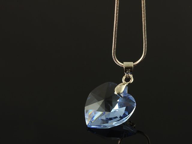 Náhrdelník s príveskom v tvare srdca, farba: light sapphire