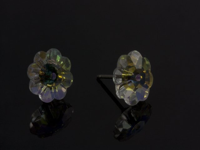 Náušnice s krištáľom v tvare kvietka, Swarovski Elements; farba: AB crystal